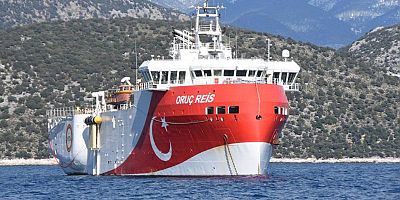 Somali görevini tamamlayan Oruç Reis, Çanakkale Boğazı'ndan geçti