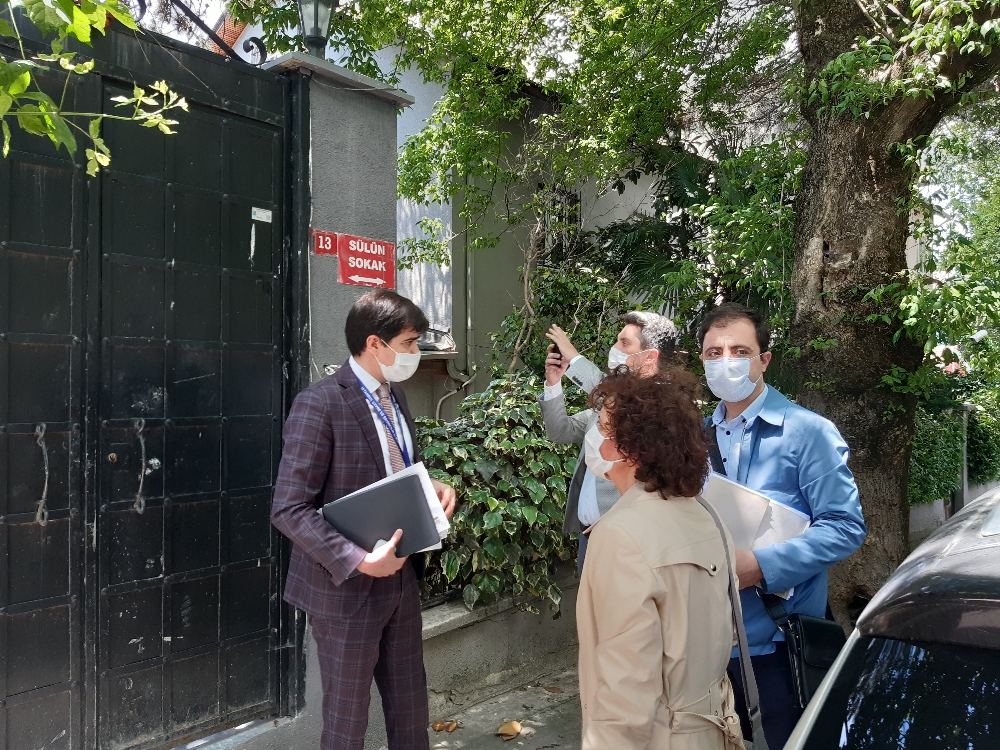 Soner Yalçın’ın villasına gelen Bakanlık ekipleri kapıda kaldı