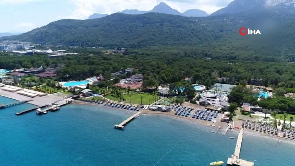 Sosyal mesafeli tatil başlıyor
