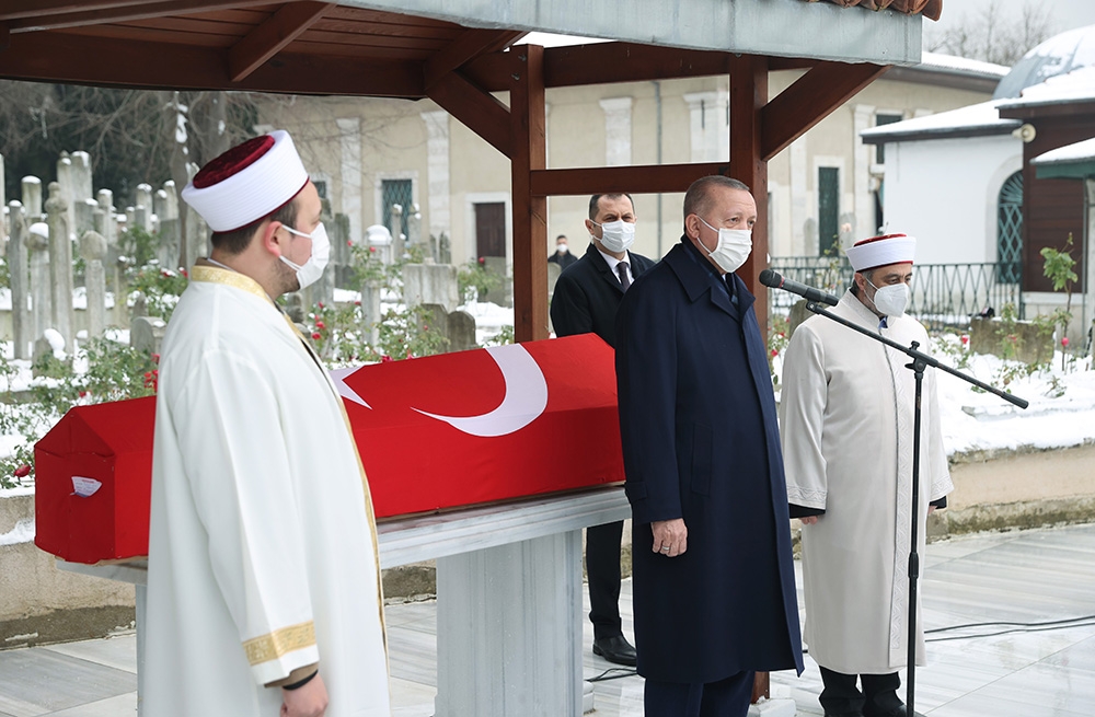 Sosyolog Prof. Dr. Nur Vergin son yolculuğuna uğurlandı