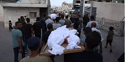 Soykırımcı İsrail karadan ve denizden Gazze'ye saldırdı! 