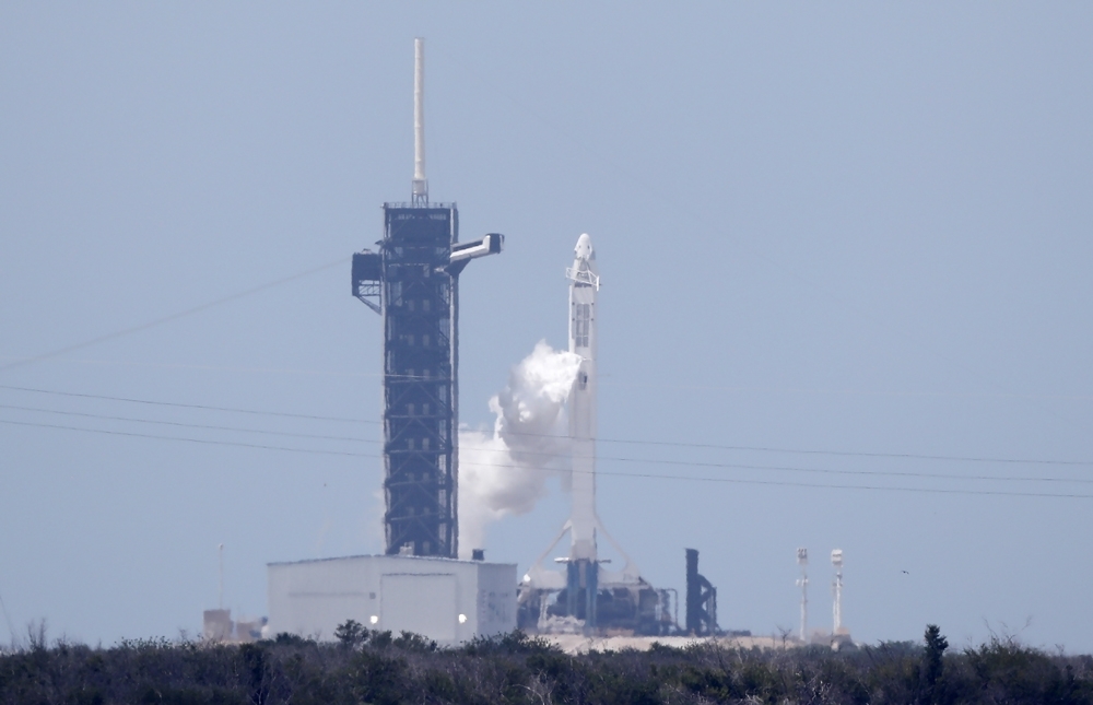 SpaceX’in uzaya gönderdiği NASA astronotları Dünya’ya geri döndü