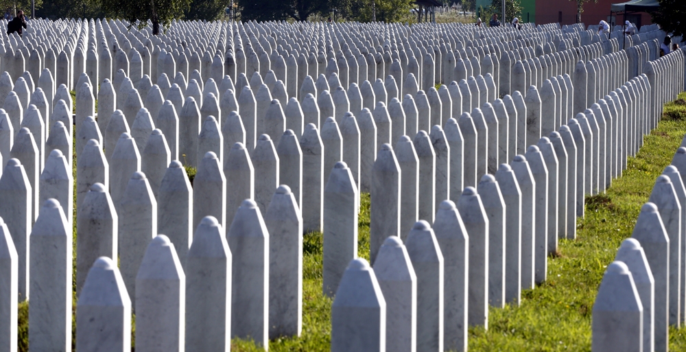 Srebrenitsa soykırımının 9 kurbanı toprağa verildi