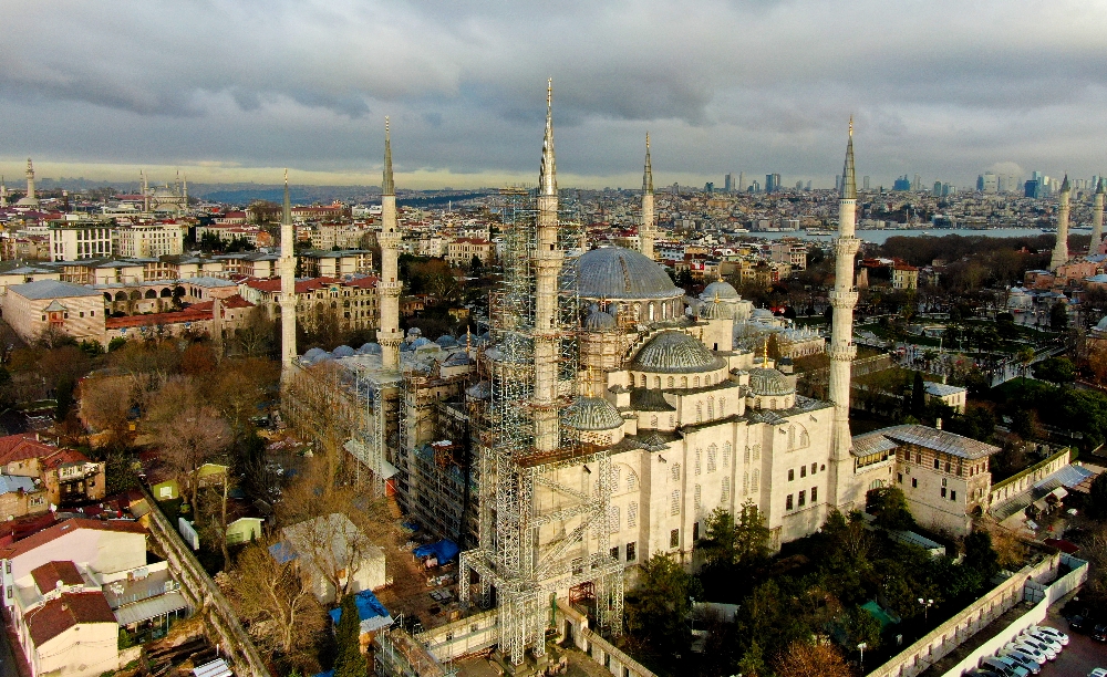 Sultanahmet Camisi’nin restorasyonu tüm hızıyla sürüyor