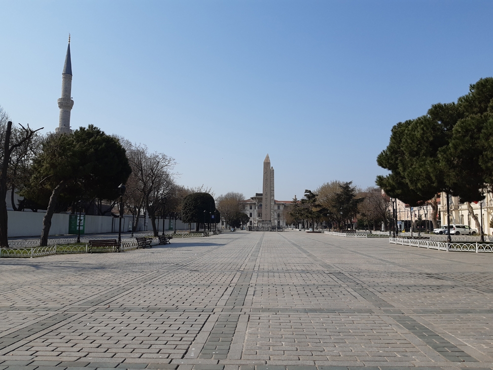 Sultanahmet Meydanı sessizliğe büründü