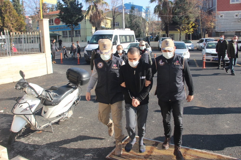 Sultanahmet ve Suruç saldırılarının planlayıcısı DEAŞ’lı terörist adliyede