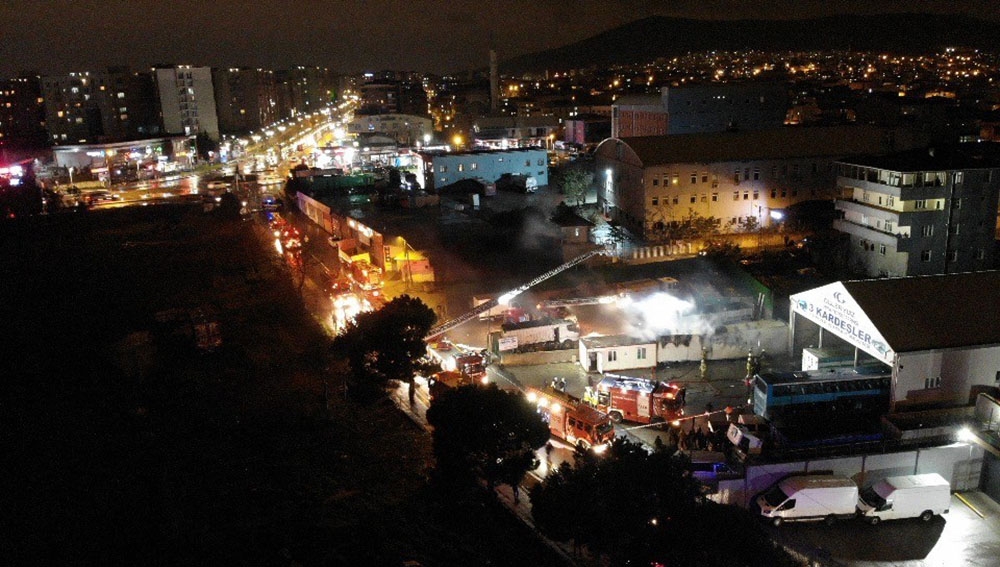 Sultanbeyli’de fabrika yangını