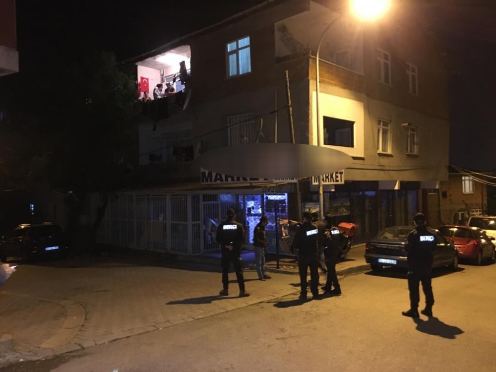 Sultanbeyli’de husumetli iki aile arasında bıçaklı kavga