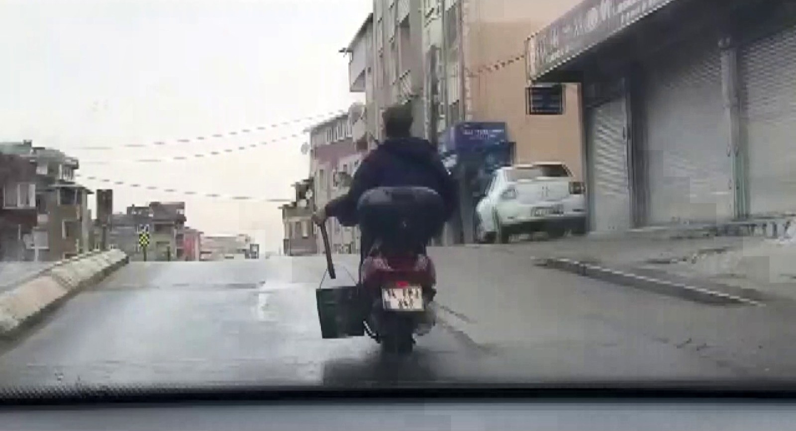 Sultanbeyli’de motosiklet ile “seri köz getir” yolculuğu kamerada