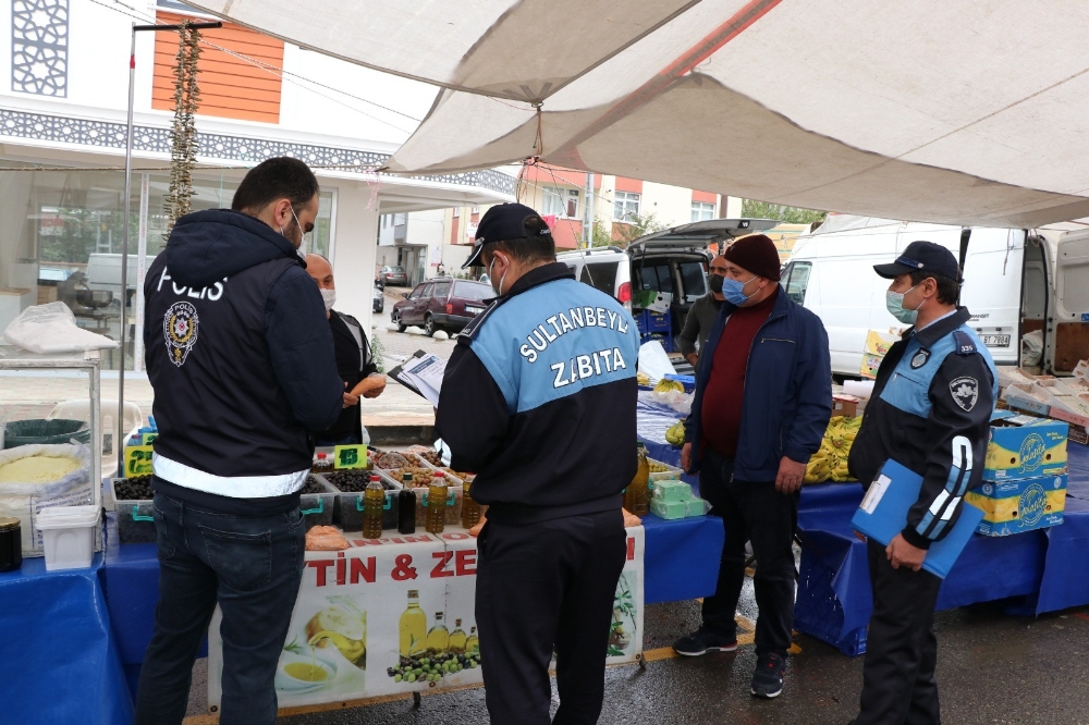 Sultanbeyli’de pazar yerlerinde sigara yasağı ve HES uygulaması denetimi yapıldı