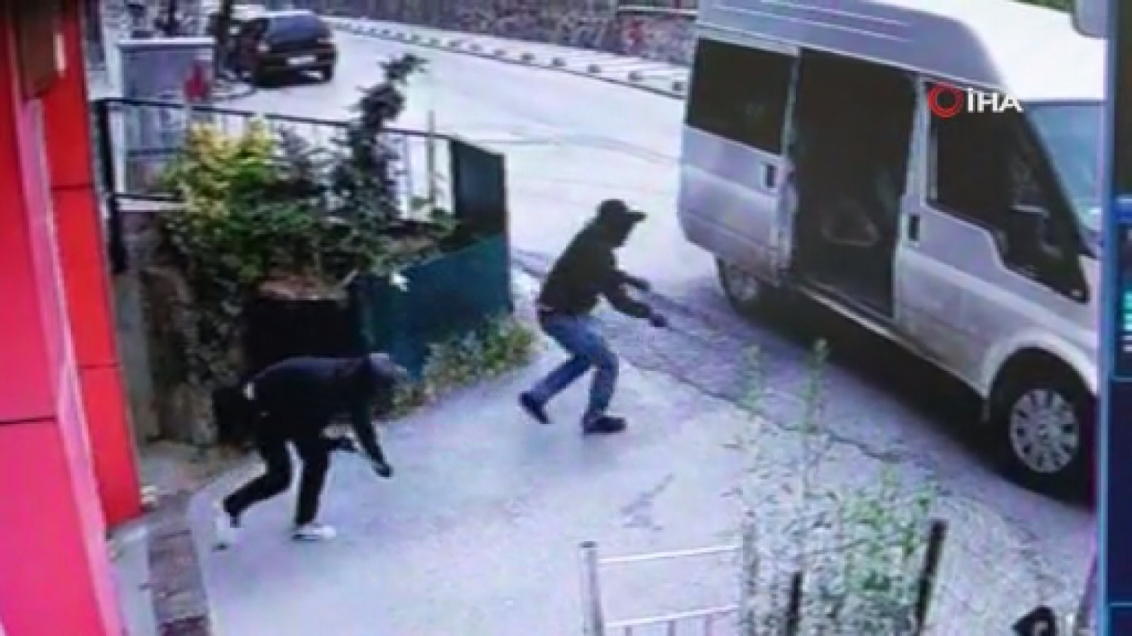 Sultangazi’de bir iş yerinin deposundan 100 bin TL’lik hırsızlık