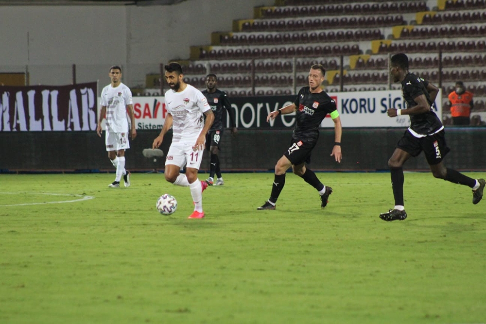Süper Lig: A. Hatayspor: 1 - D.G. Sivasspor: 1 (İlk yarı)