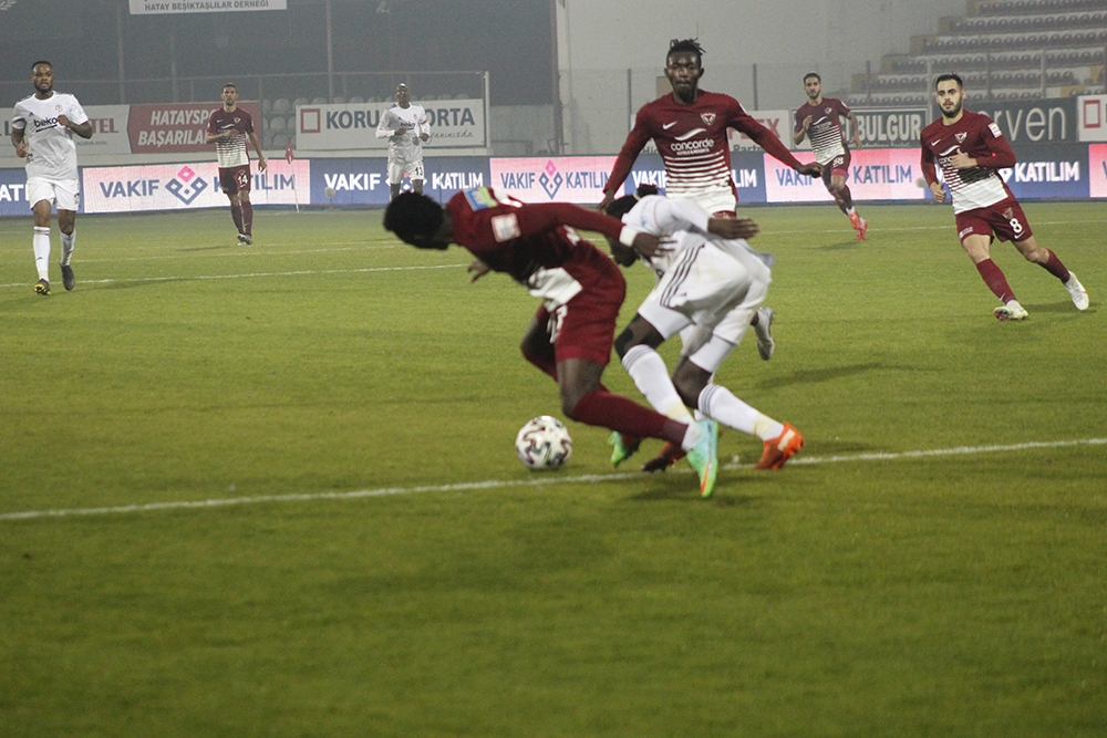 Süper Lig: A. Hatayspor: 2 - Beşiktaş: 2 (İlk yarı)