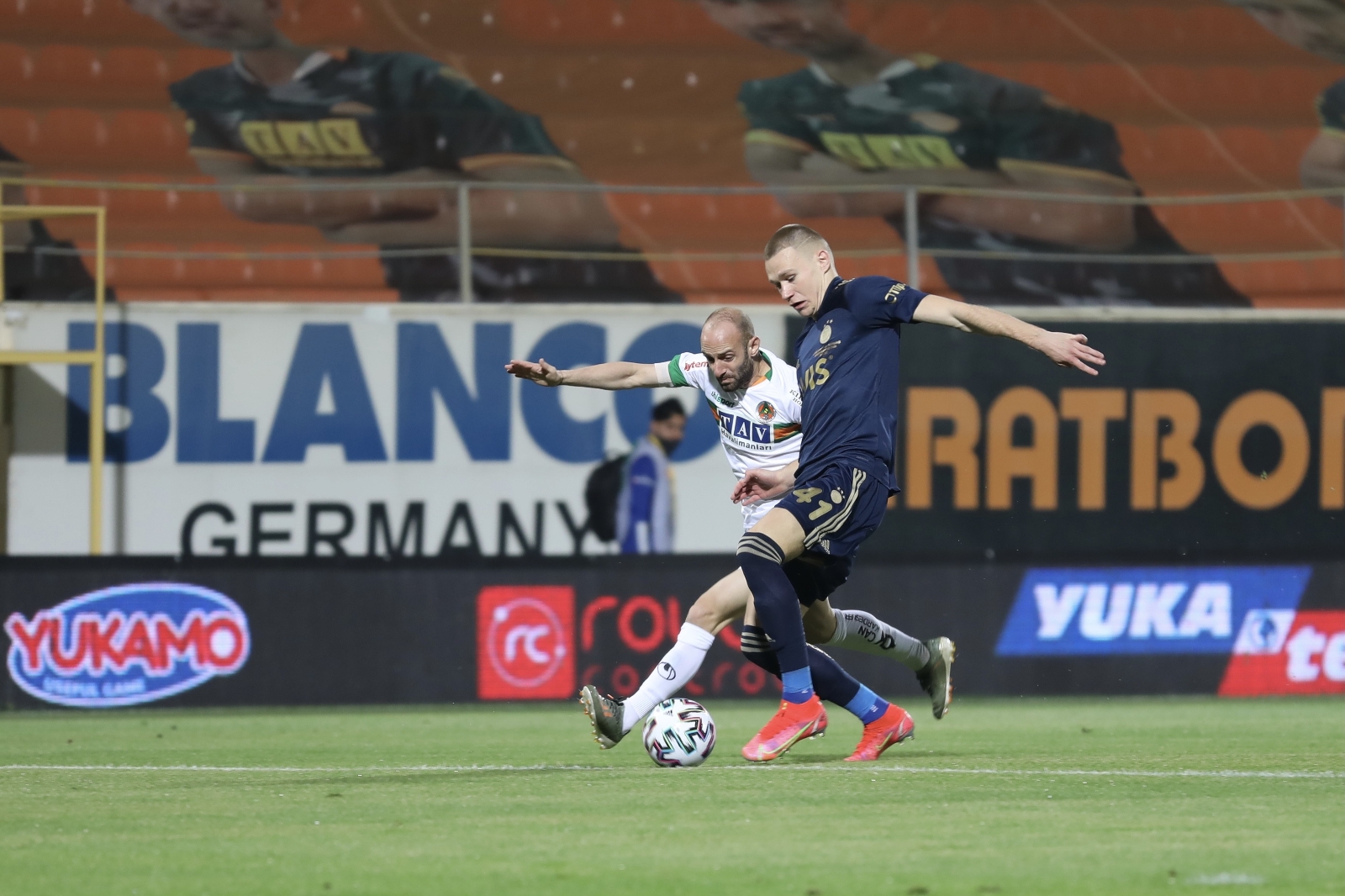 Süper Lig: Alanyaspor: 0 - Fenerbahçe: 0 (İlk yarı)