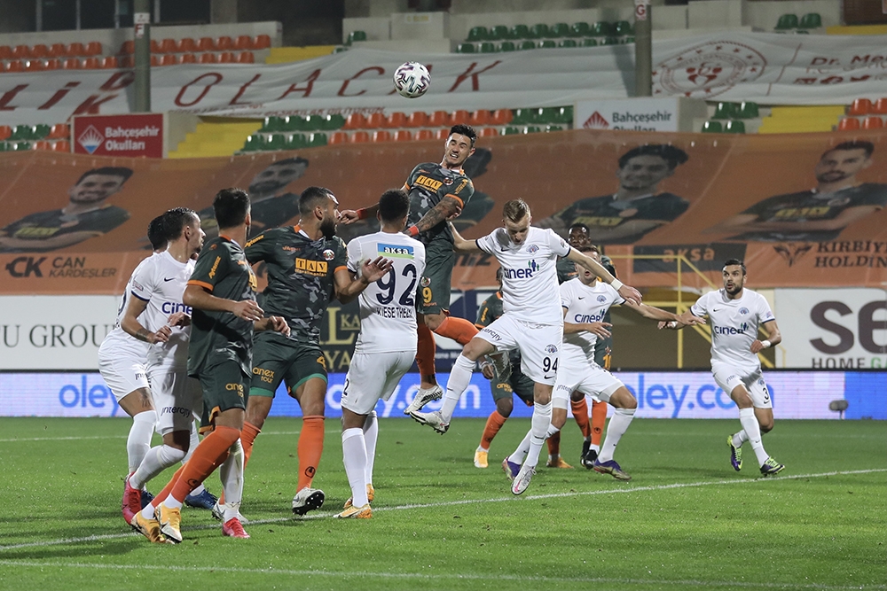 Süper Lig: Aytemiz Alanyaspor: 1 - Kasımpaşa: 2 (İlk yarı)