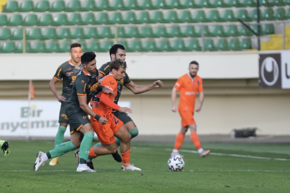 Süper Lig: Aytemiz Alanyaspor: 3 - Medipol Başakşehir: 0 (Maç sonucu)