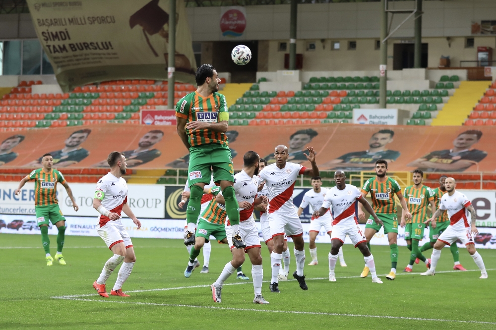 Süper Lig: Aytemiz Alanyaspor: 4 - FTAV Antalyaspor: 0 (Maç sonucu)