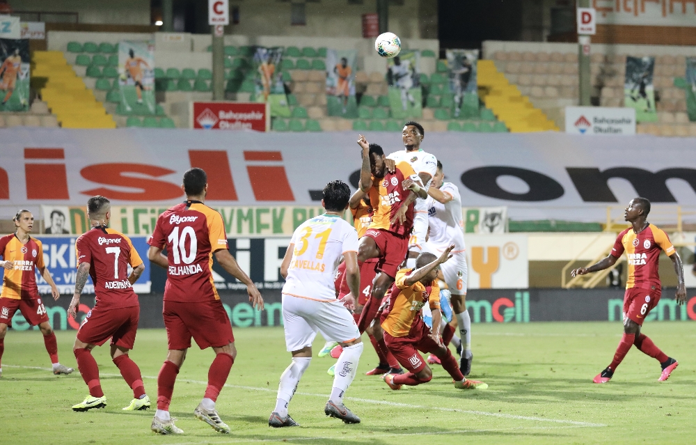 Süper Lig: Aytemiz Alanyaspor: 4 - Galatasaray: 1 (Maç sonucu)