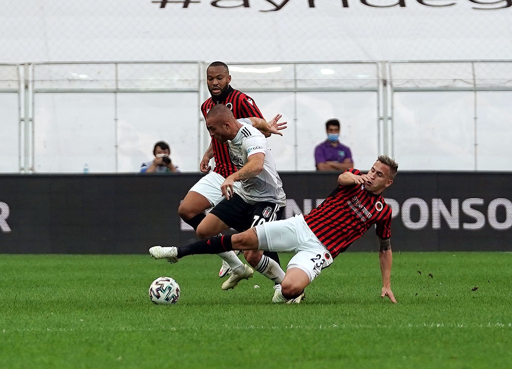Süper Lig: Beşiktaş: 0 - Gençlerbirliği: 1 (İlk yarı)