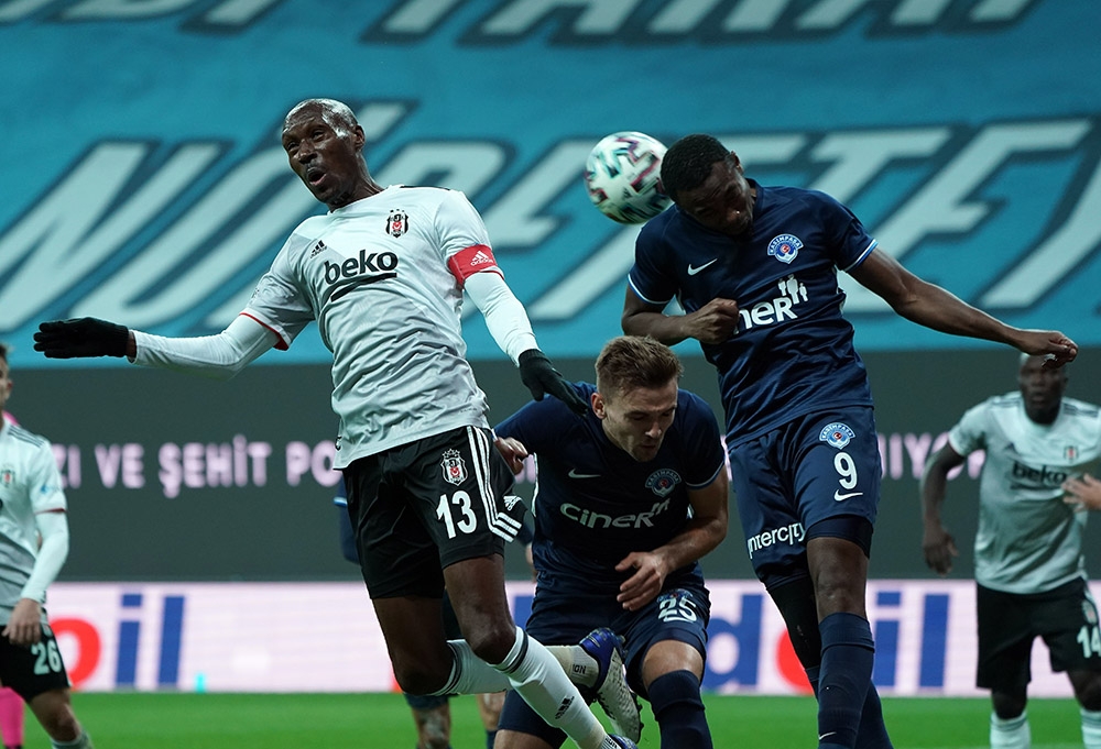 Süper Lig: Beşiktaş: 1 - Kasımpaşa: 0 (İlk yarı)
