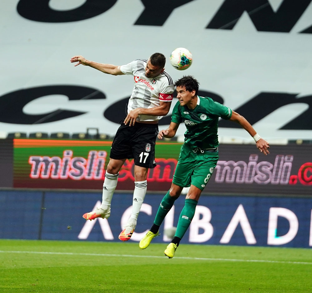 Süper Lig: Beşiktaş: 2 - İ.H. Konyaspor: 0 (İlk yarı)