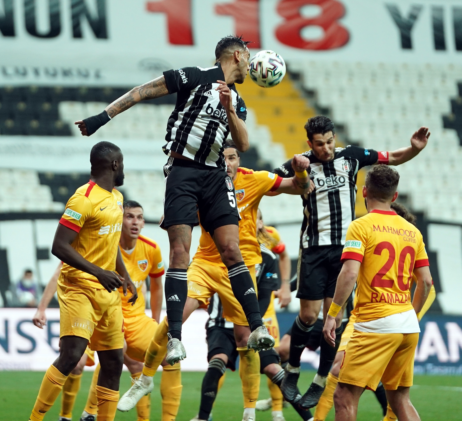 Süper Lig: Beşiktaş: 3 - Hes Kablo Kayserispor: 1 (Maç sonucu)
