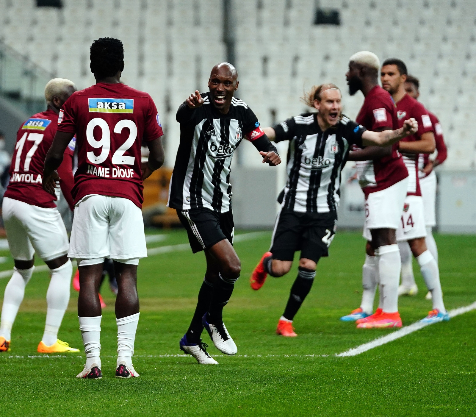 Süper Lig: Beşiktaş: 5 - A. Hatayspor: 0 (İlk yarı)