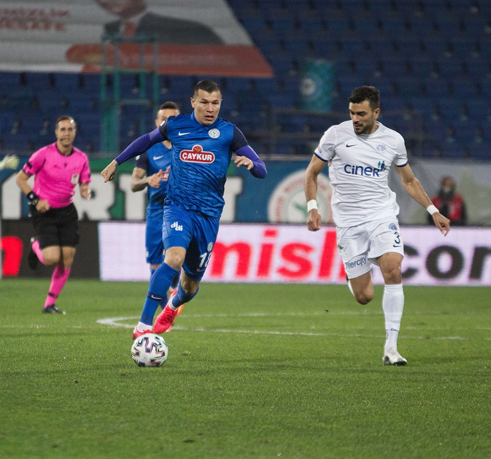 Süper Lig: Çaykur Rizespor: 0 - Kasımpaşa: 0 (İlk yarı)