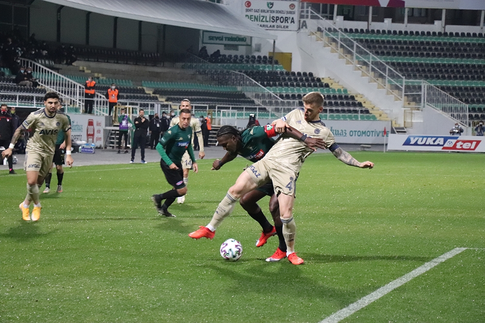 Süper Lig: Denizlispor: 0 - Fenerbahçe: 1 (Maç devam ediyor)