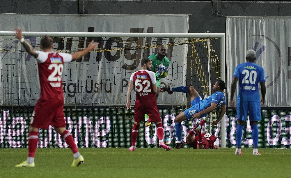 Süper Lig: Fatih Karagümrük: 3 - BB Erzurumspor: 0 (İlk yarı)