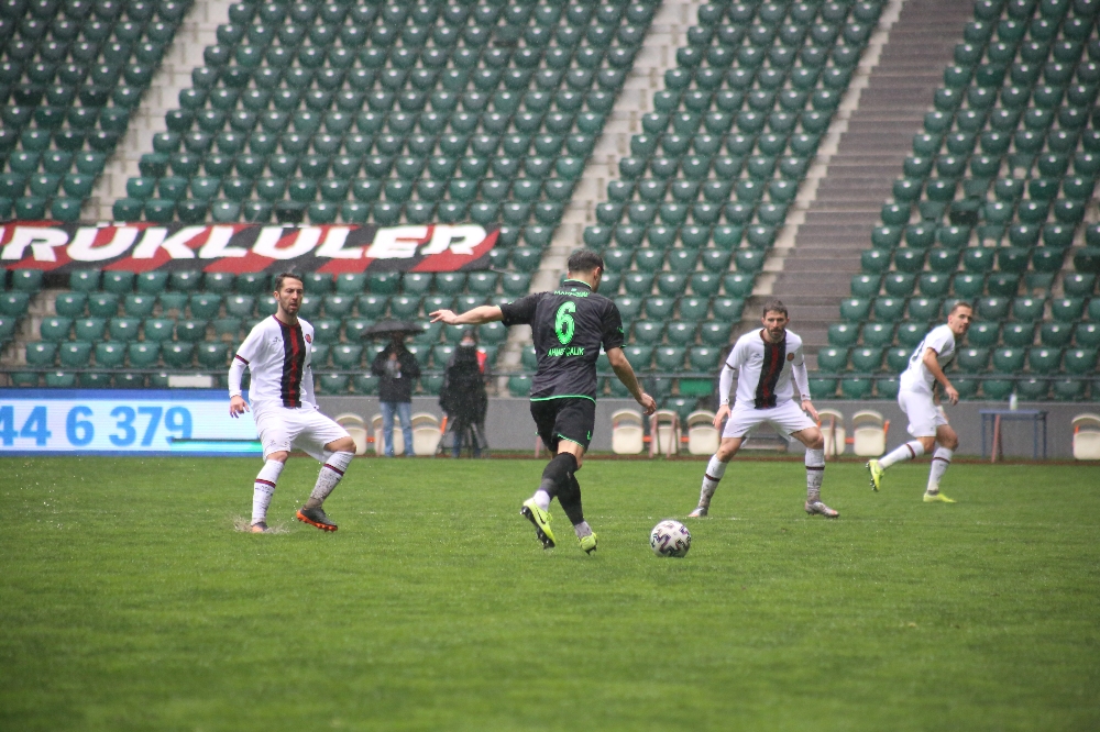 Süper Lig: Fatih Karagümrük:0 - İH. Konyaspor: 0 (İlk yarı)