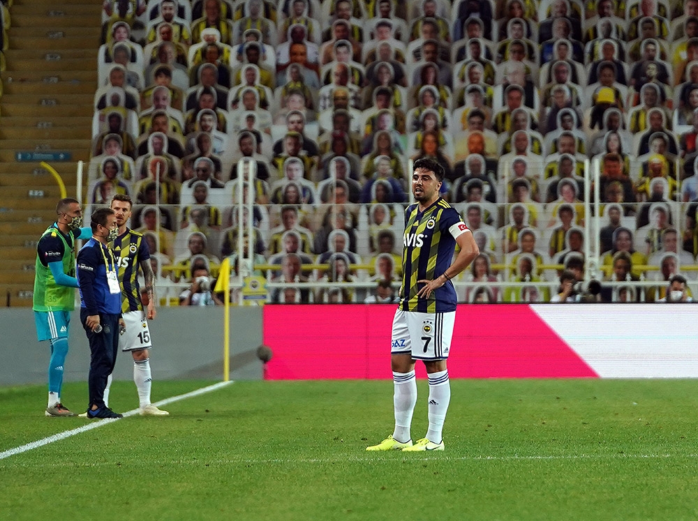 Süper Lig: Fenerbahçe: 0 - Hes Kablo Kayserispor: 0 (İlk yarı)