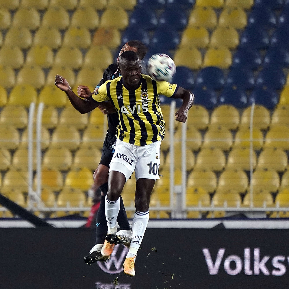 Süper Lig: Fenerbahçe: 0 - Trabzonspor: 1 (İlk yarı)