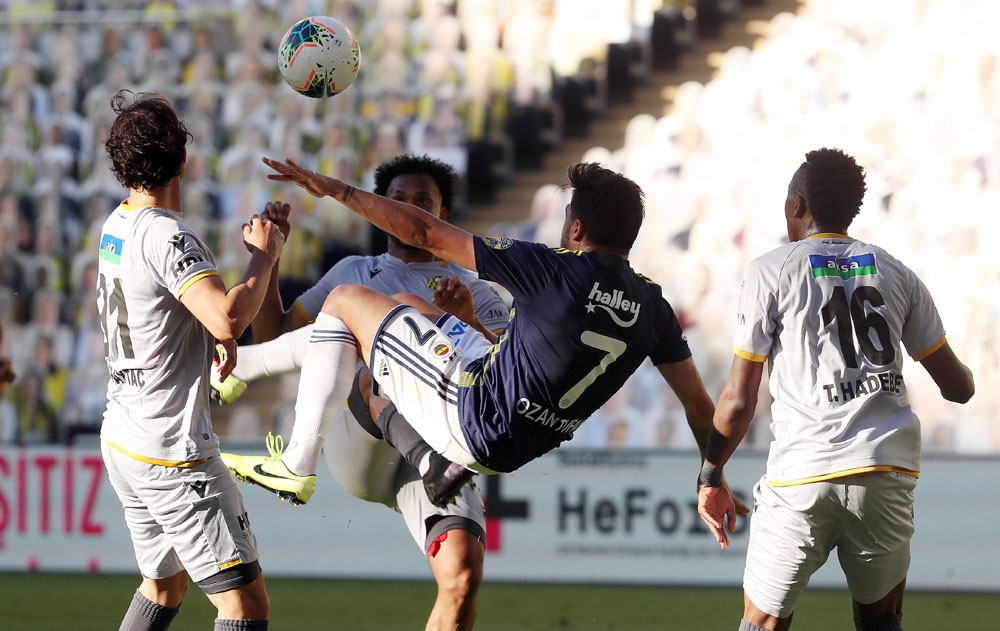 Süper Lig: Fenerbahçe: 0 - Yeni Malatyaspor: 0 (İlk yarı)