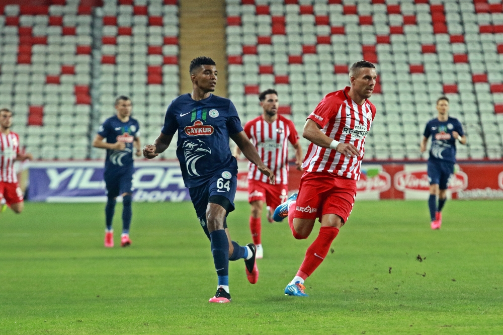  Süper Lig: Fraport TAV Antalyaspor: 3 -Çaykur Rizespor: 1 (Maç sonucu)