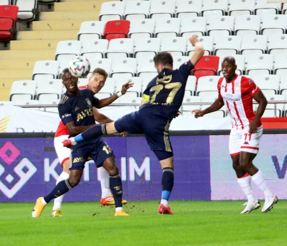 Süper Lig: FT Antalyaspor: 0 - Fenerbahçe: 0 (İlk yarı)