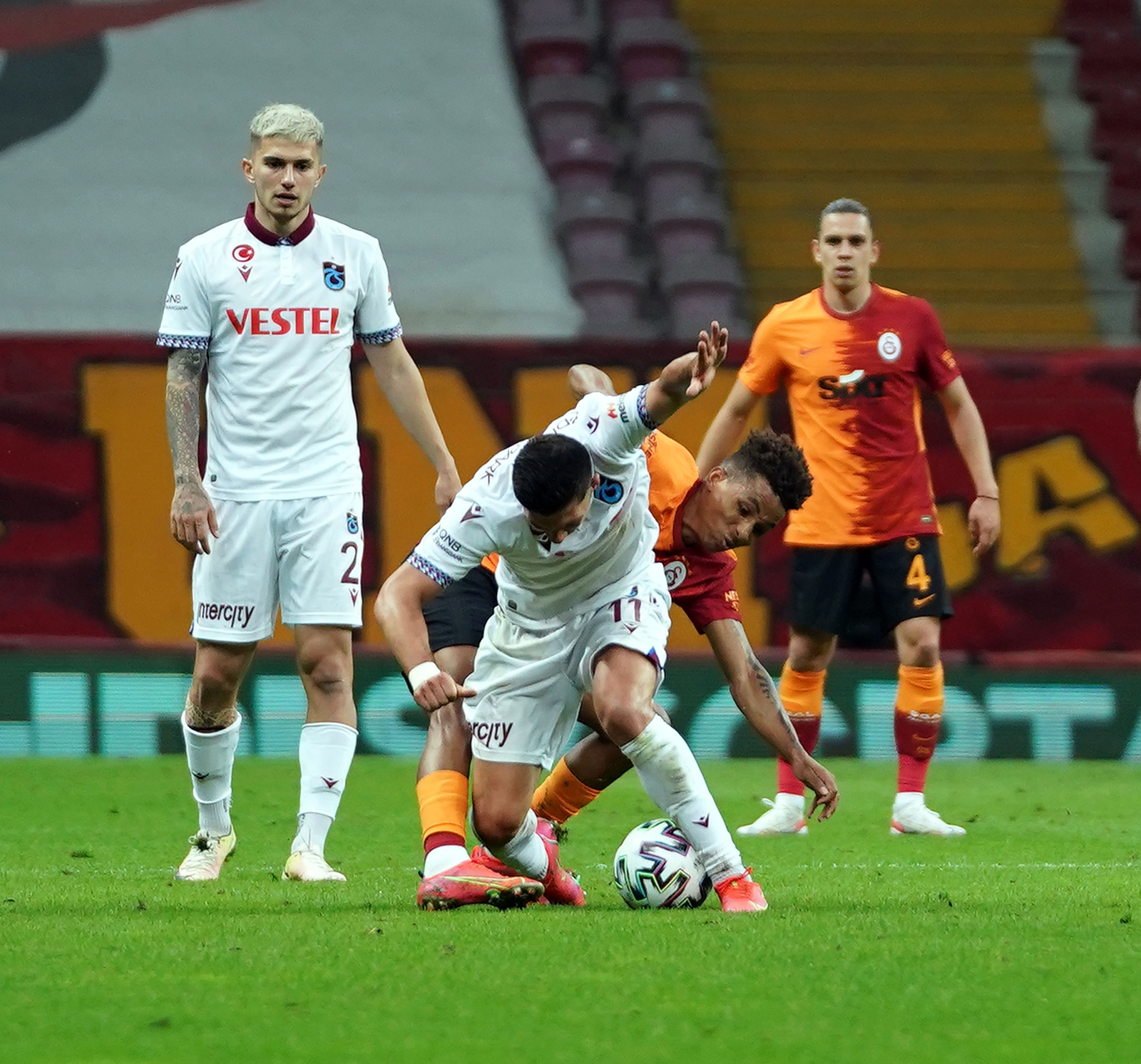 Süper Lig: Galatasaray: 1 - Trabzonspor: 1 (Maç sonucu)