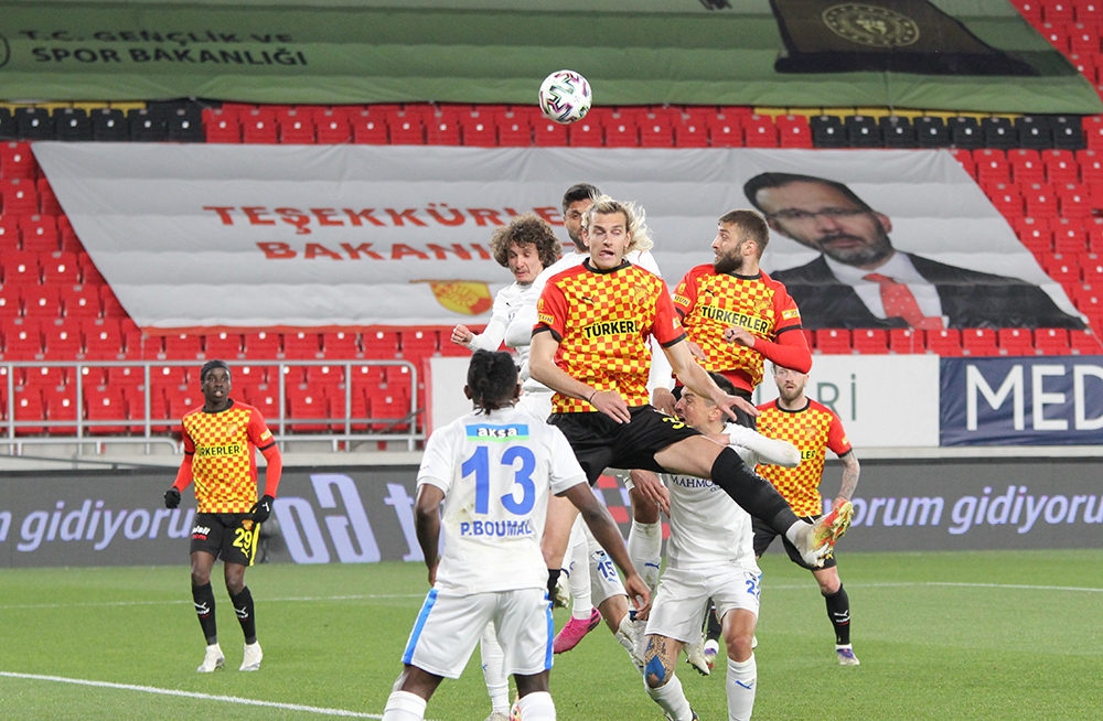 Süper Lig: Göztepe: 1 - BB Erzurumspor: 0 (İlk Yarı)