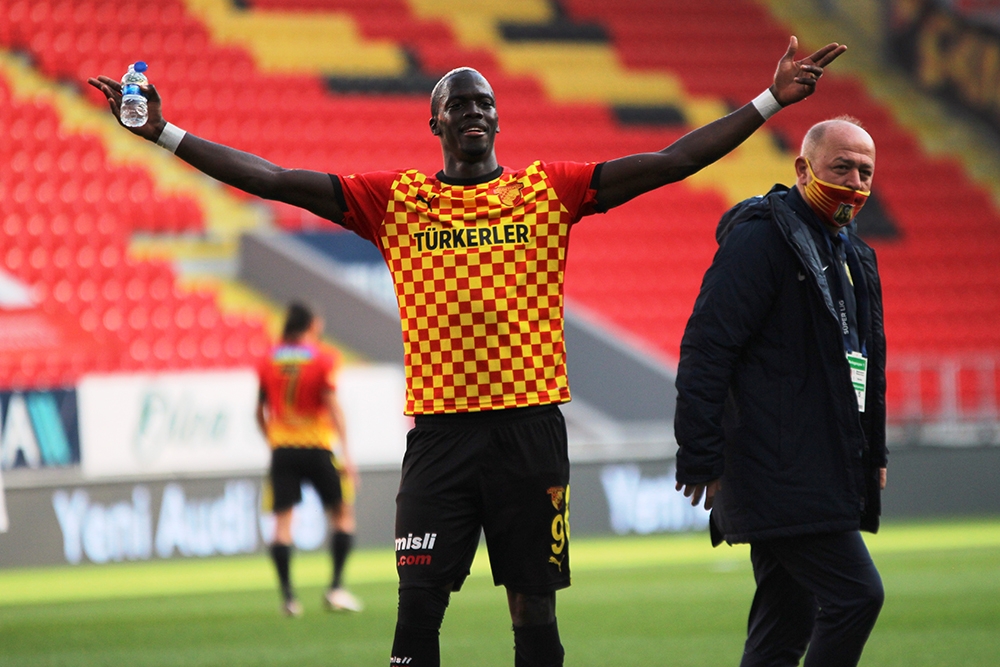 Süper Lig: Göztepe: 1 - Yeni Malatyaspor: 1 (İlk Yarı)