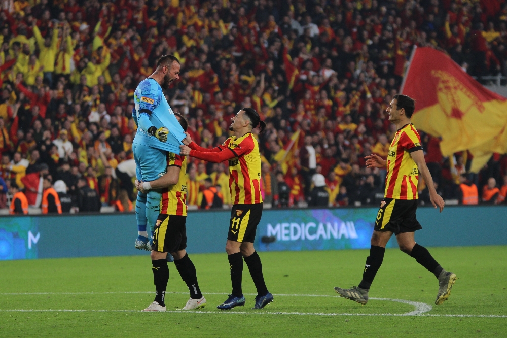 Süper Lig: Göztepe: 2 - Beşiktaş: 1 (Maç sonucu)