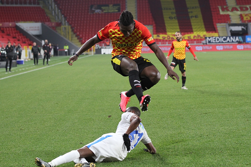 Süper Lig: Göztepe: 3 - BB Erzurumspor: 1 (Maç Sonucu)