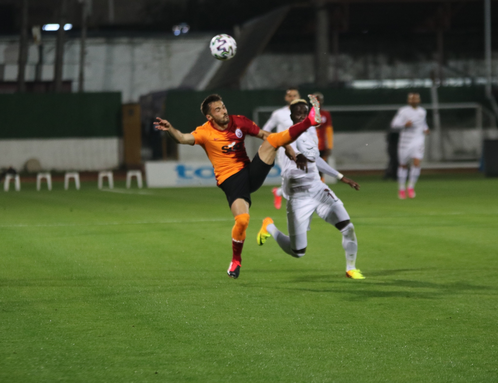 Süper Lig: Hatayspor: 2 - Galatasaray: 0 (İlk yarı)