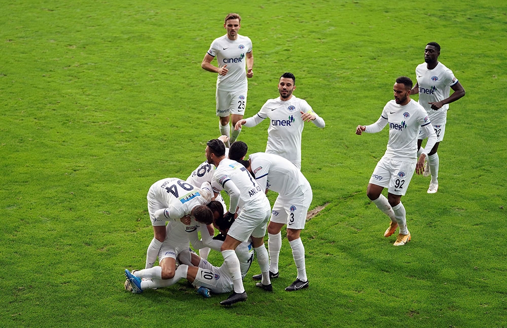 Süper Lig: Kasımpaşa: 2 - DG Sivasspor: 0 (İlk yarı)