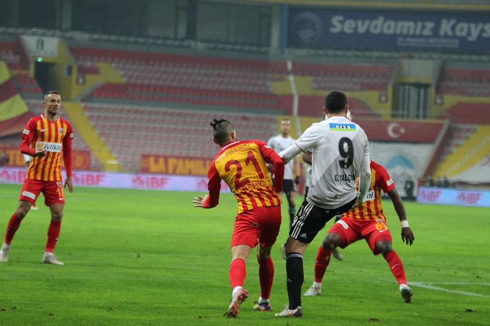 Süper Lig: Kayserispor: 0 - Beşiktaş: 0 (İlk Yarı)