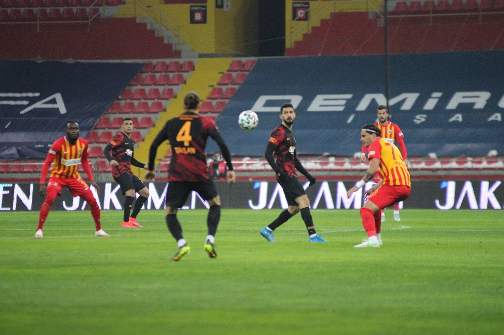 Süper Lig: Kayserispor: 0 - Galatasaray: 1 (İlk yarı)