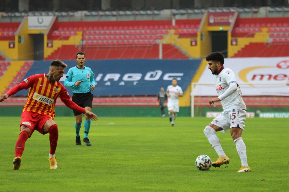 Süper Lig: Kayserispor: 0 - Trabzonspor: 0 (İlk yarı)
