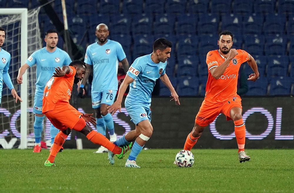 Süper Lig: Medipol Başakşehir: 0 - Gaziantep FK: 0 (Maç devam ediyor)