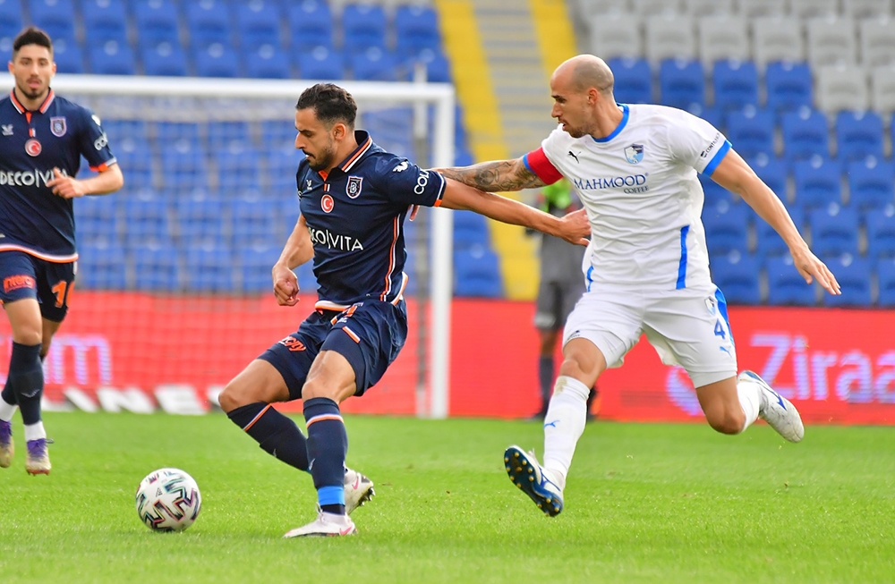 Süper Lig: Medipol Başakşehir: 1 - BB Erzurumspor: 0 (İlk yarı)