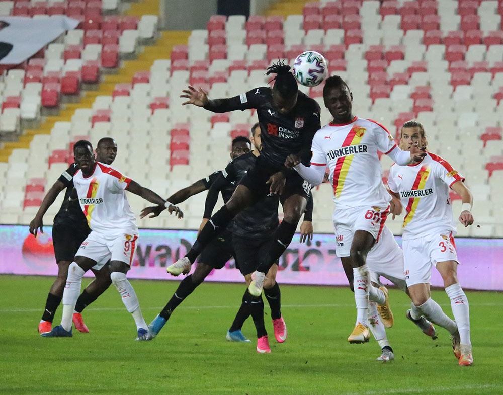 Süper Lig: Sivasspor: 0 - Göztepe: 0 (İlk yarı)