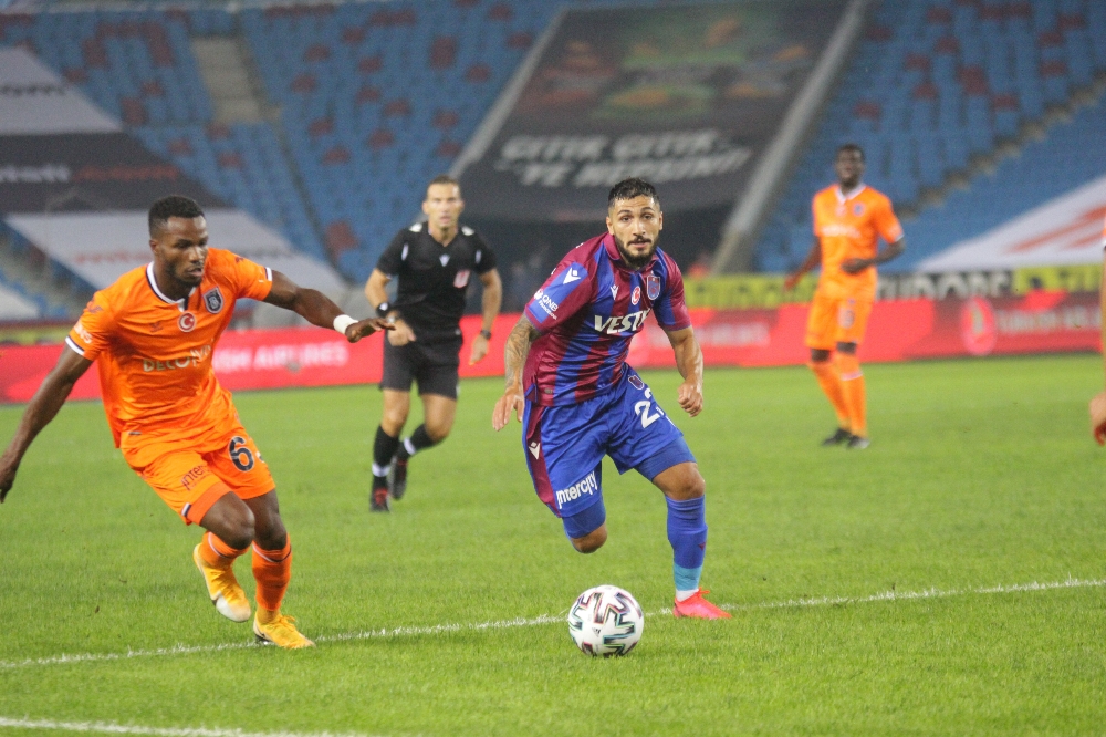 Süper Lig: Trabzonspor: 0 - Medipol Başakşehir: 1 (İlk yarı)